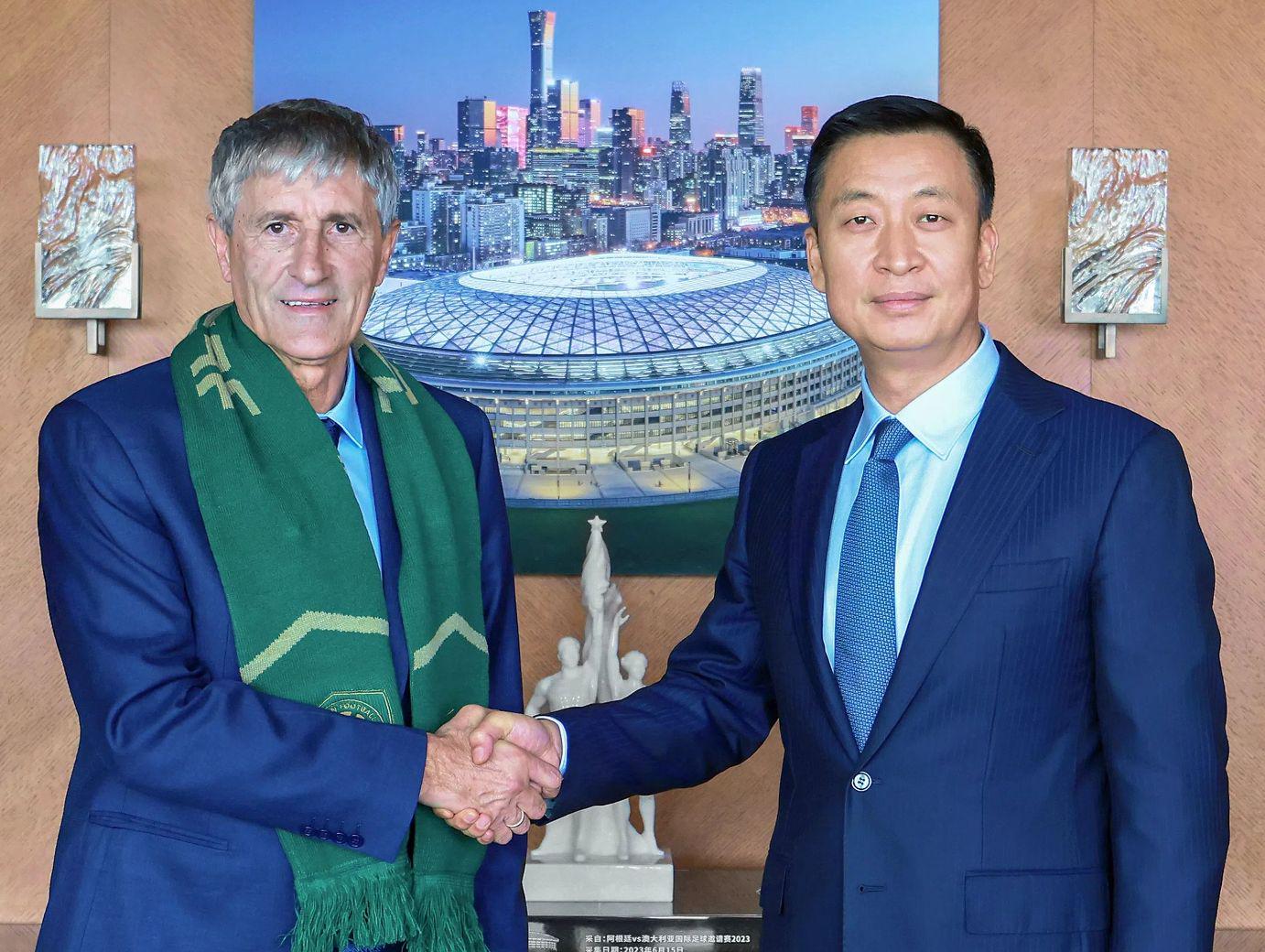 出是否解雇, 的基础 出是否解雇, 的基础