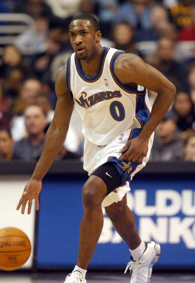 防守, 阔论, 椅子上看别