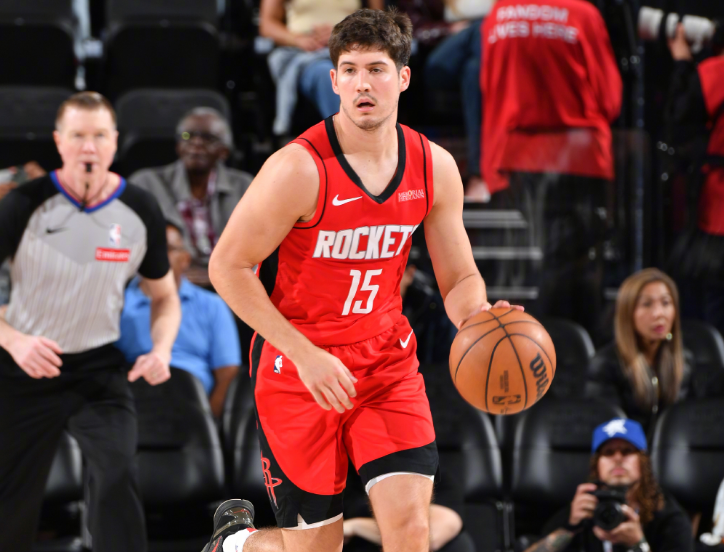 火箭全队, 篮板, 老鹰过去两