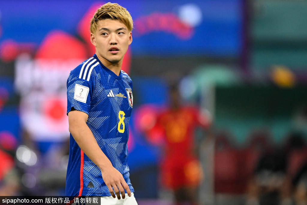 经连续两个 经连续两个